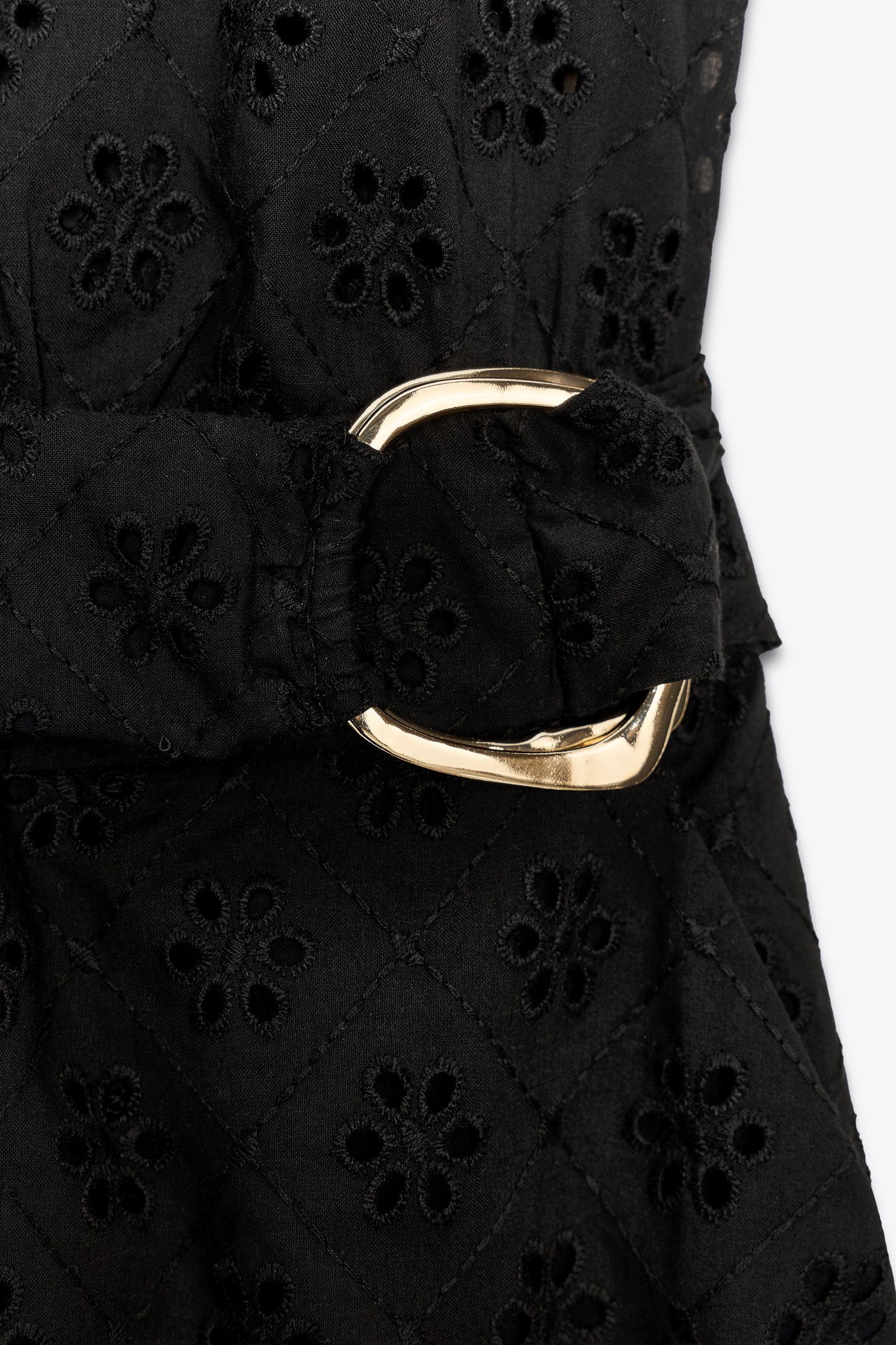 Combinaison Boucle Broderies Ajourées