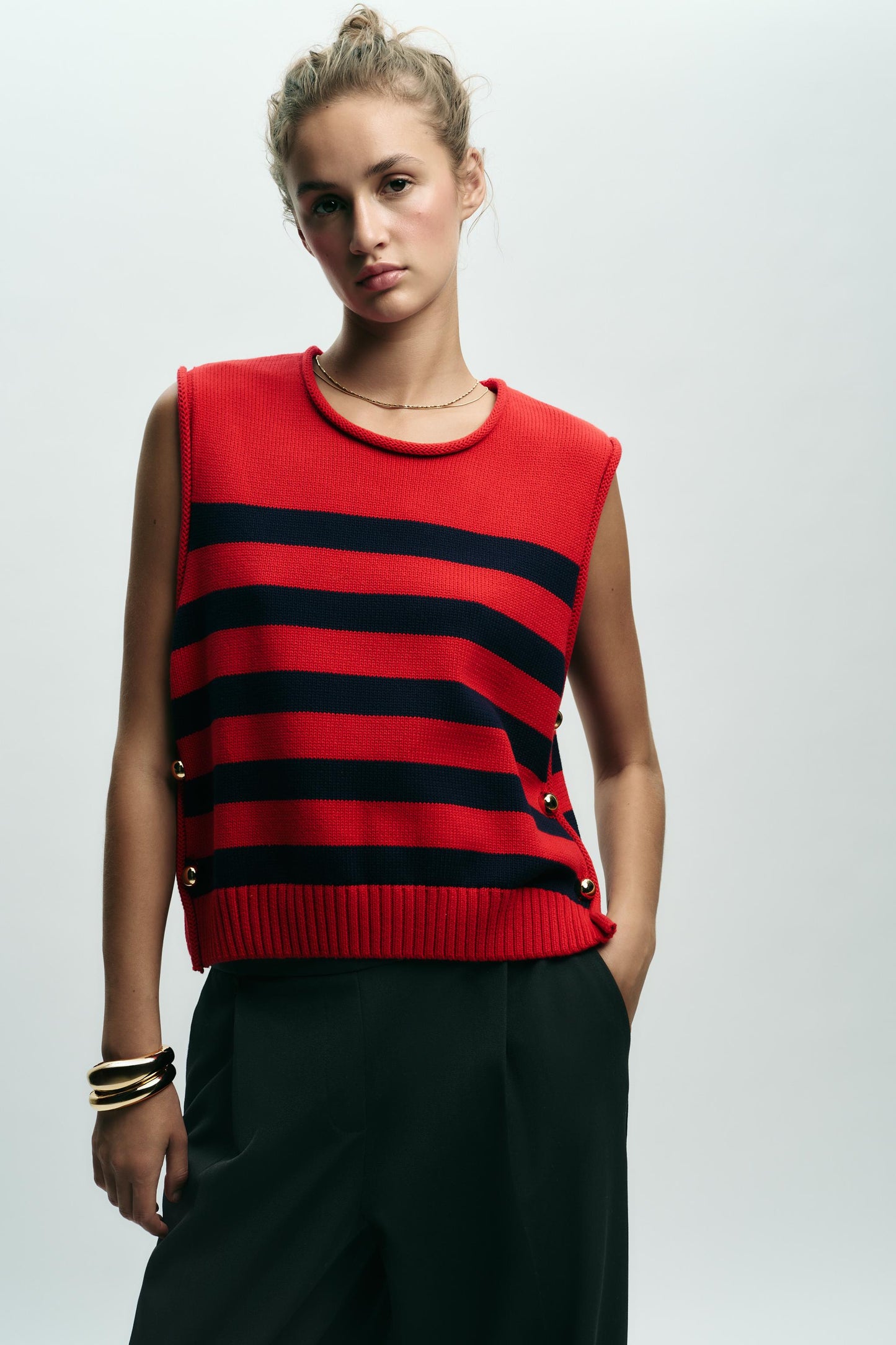 Top Gilet En Maille Boutons Latéraux