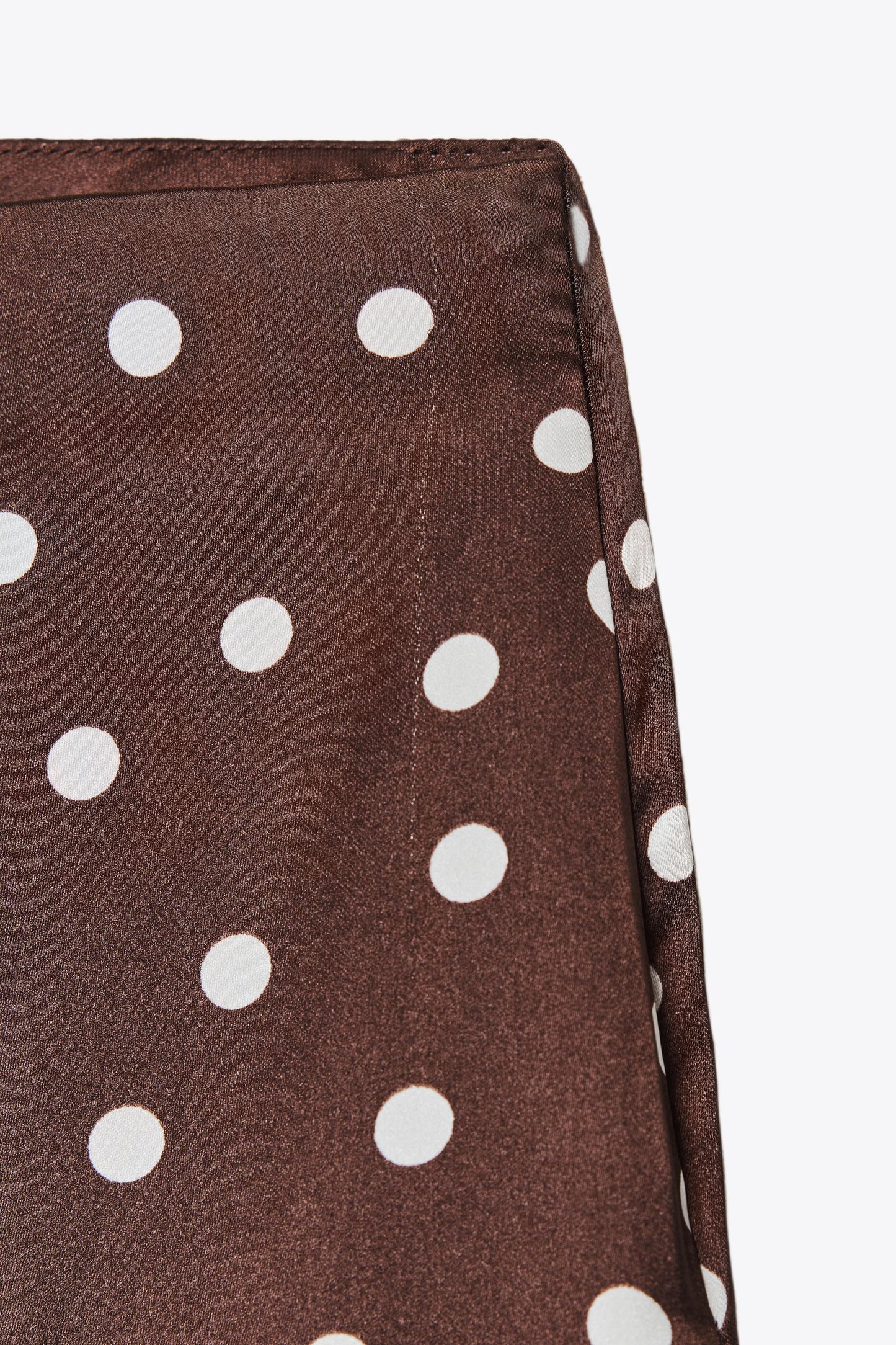 #64443C, Marron