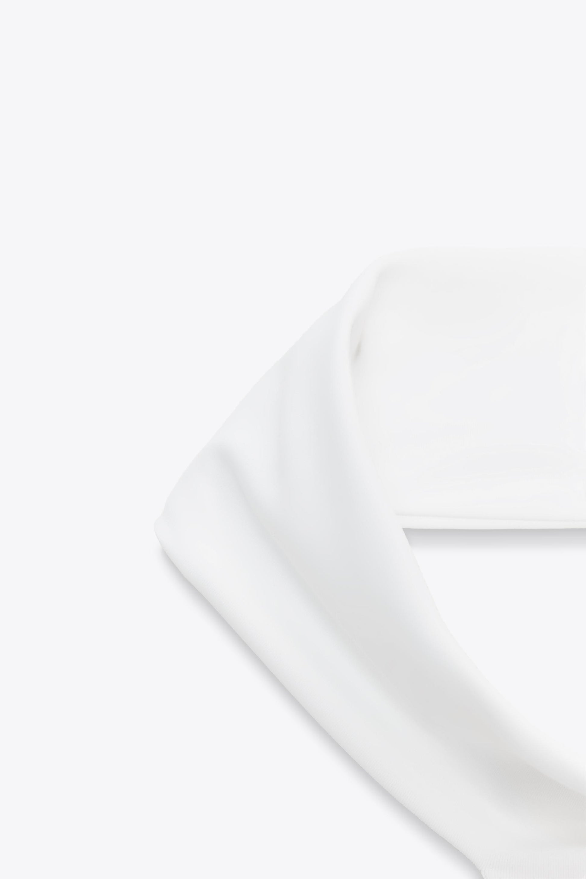 #F5F6F8, Blanc