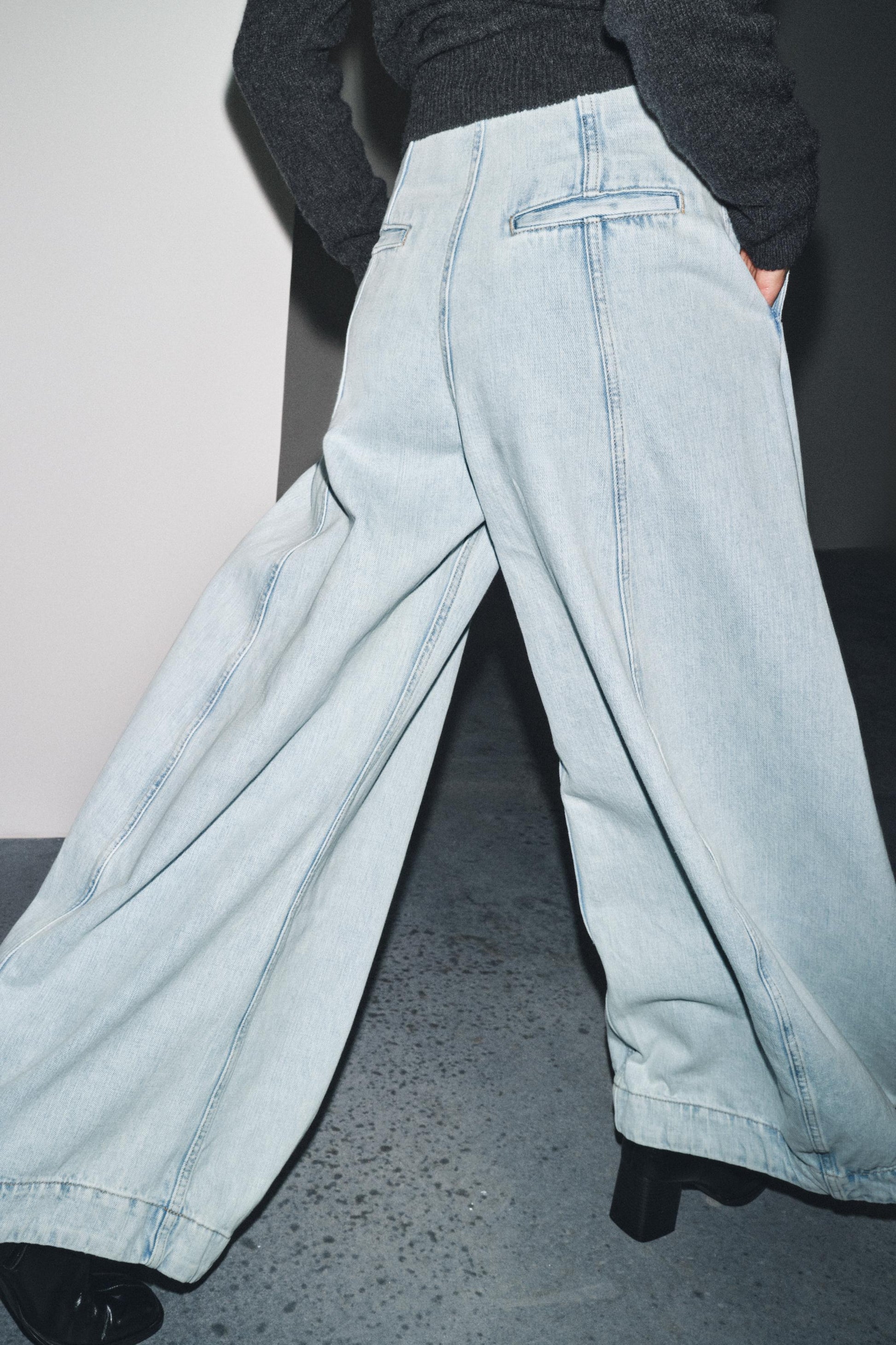 #CDD6D8, Bleu clair