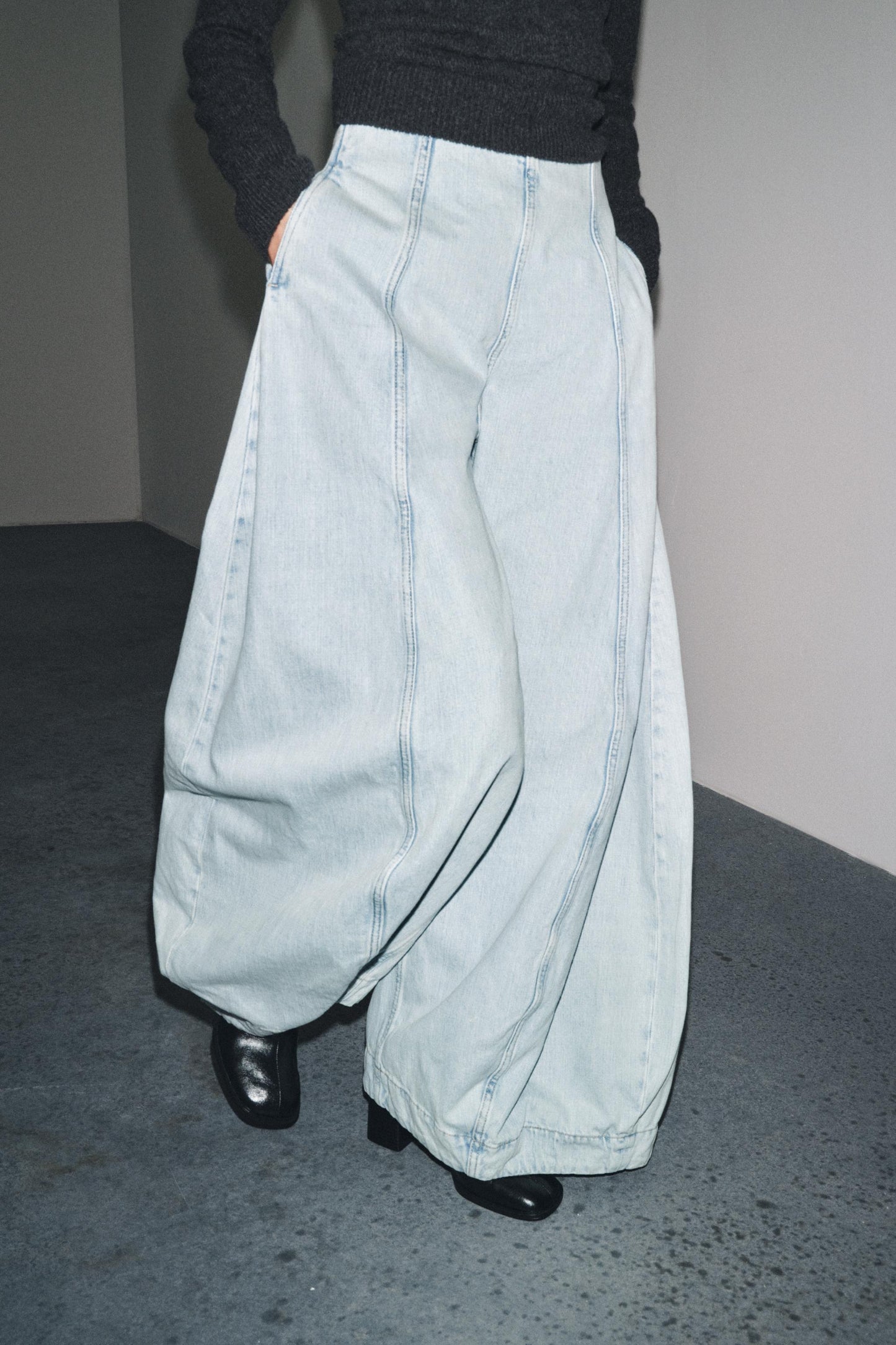 #CDD6D8, Bleu clair